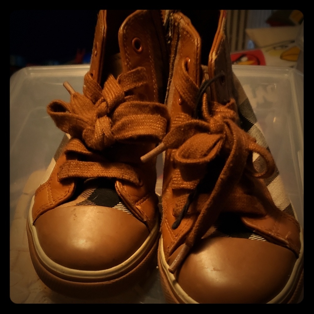AUTHENTIC BURBERRY unisex kids sneakers